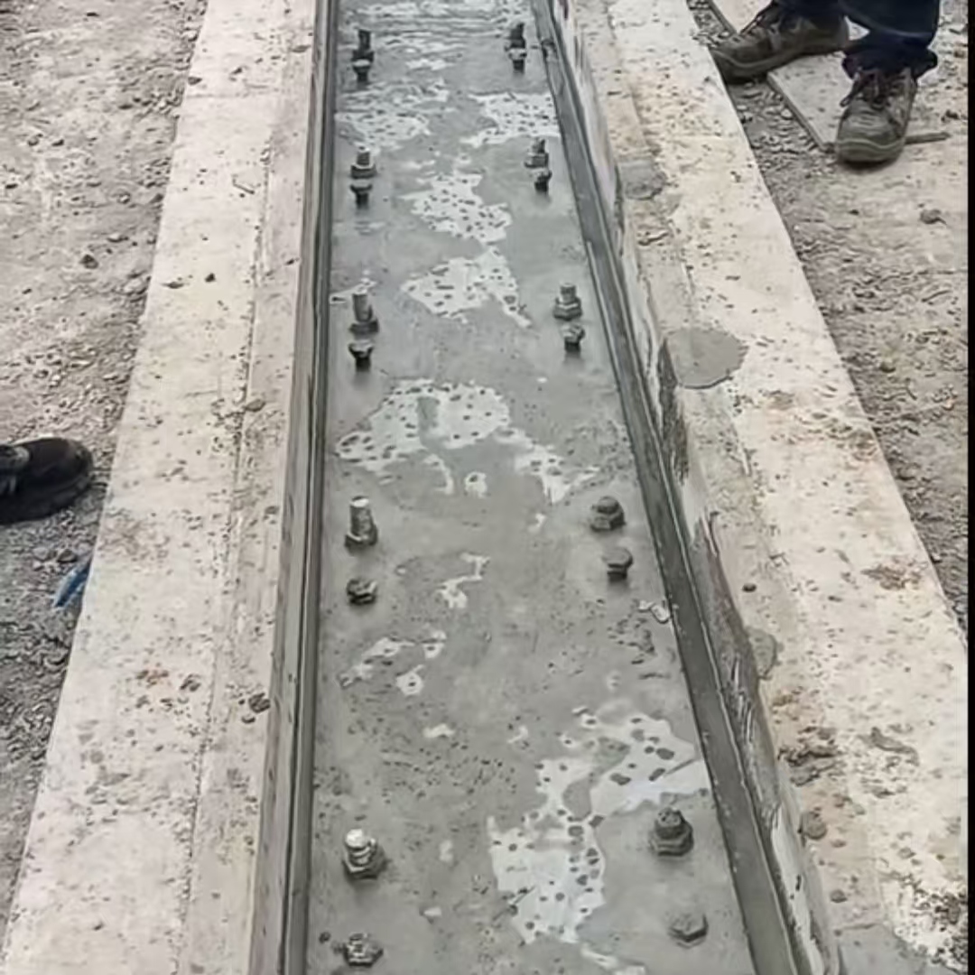 戚墅堰港口码头起重机龙门吊重型机械设备稳固用早强快凝轨道胶泥
